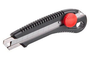 Ніж Intertool - 18 мм гвинтовий (HT-0502)